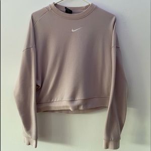 Cute cropped sweater with back opening